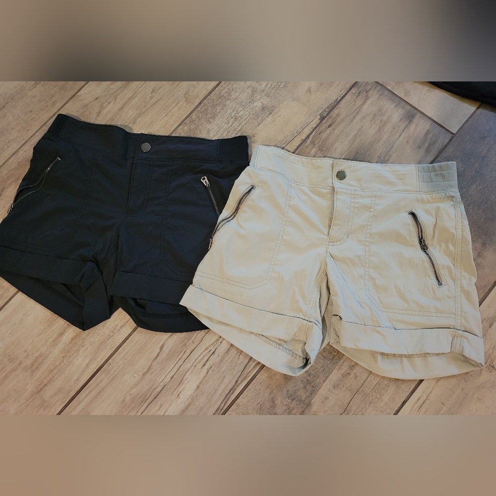 Women’s Athleta Casual Zip-Pocket Shorts — Black and Light Khaki Size 4